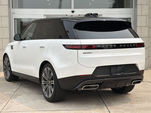 Used 2025 Land Rover Range Rover Sport SE AWD/4WD image 9