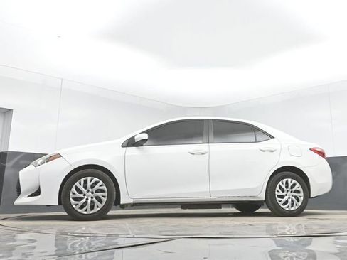 Used 2017 Toyota Corolla LE image 30