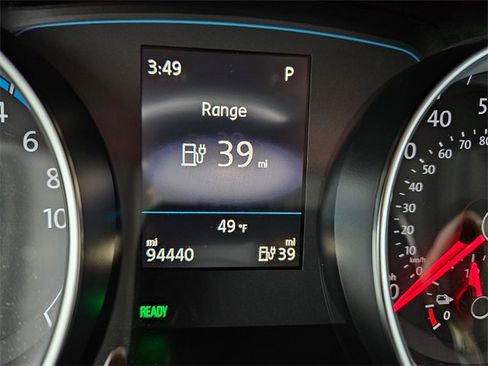 Used 2017 Volkswagen e-Golf SE w/ DC Fast Charging Package image 20