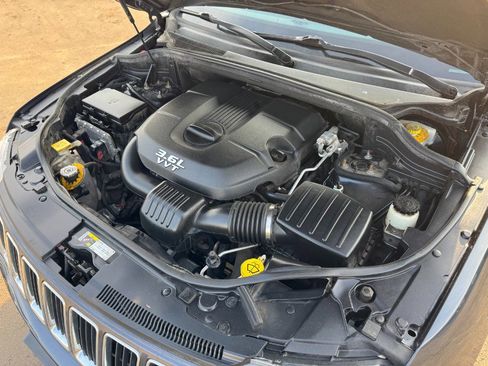 Used 2014 Jeep Grand Cherokee Limited image 24