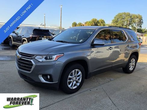 Used 2021 Chevrolet Traverse LT FWD image 3