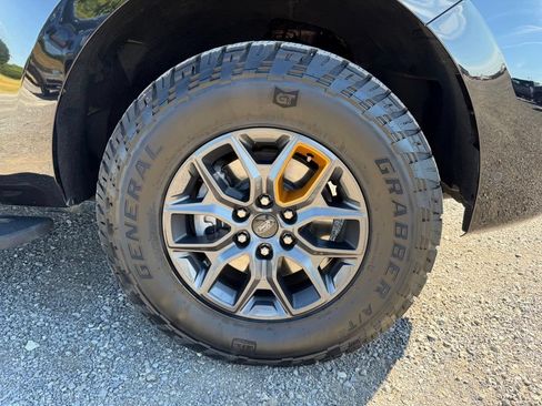 Used 2025 Ford Expedition Tremor AWD/4WD image 27