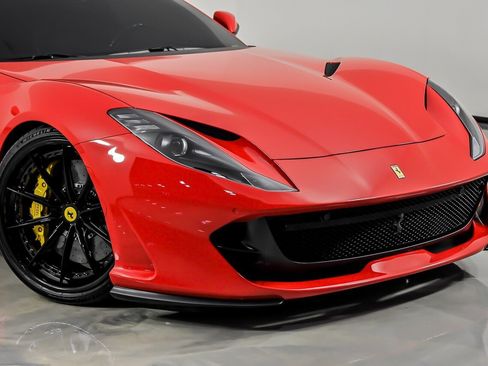 Used 2019 Ferrari 812 Superfast RWD image 2