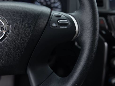 Used 2018 Nissan Pathfinder S image 39