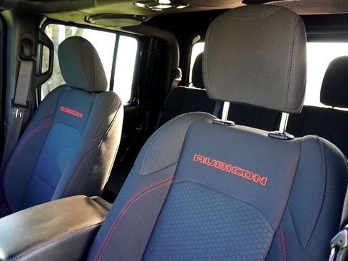 Used 2022 Jeep Gladiator Rubicon w/ Safety Group image 15