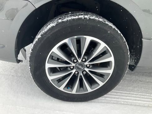 Used 2015 Lincoln Navigator 4WD image 33