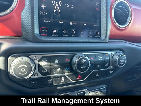 Used 2021 Jeep Gladiator Rubicon AWD/4WD image 19