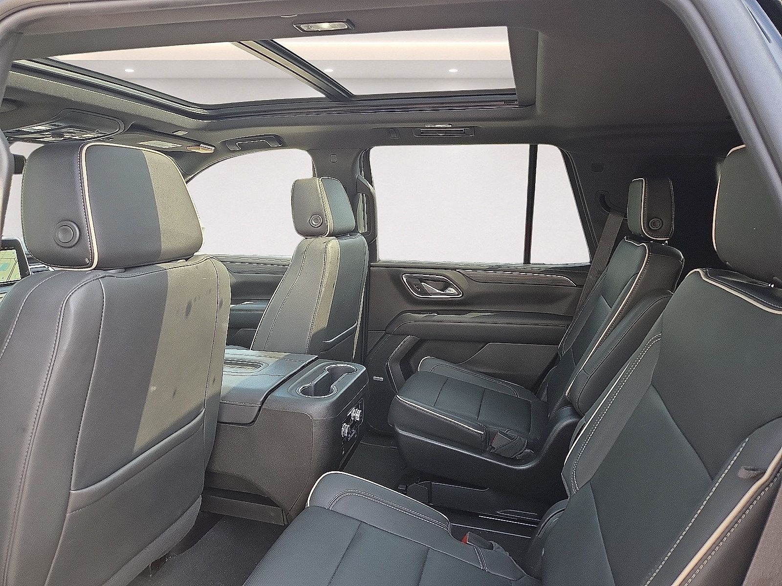 Used 2023 GMC Yukon SLT w/ SLT Luxury Package AWD/4WD image 20