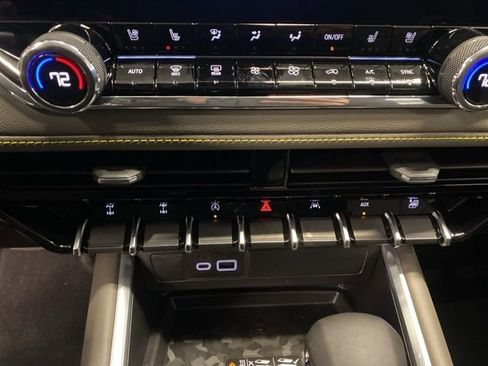 New 2026 Chevrolet Colorado ZR2 w/ Technology Package AWD/4WD image 22
