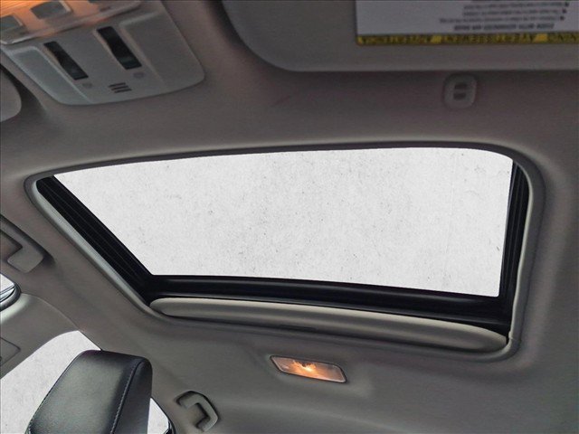 Used 2018 Toyota Corolla XSE FWD image 16