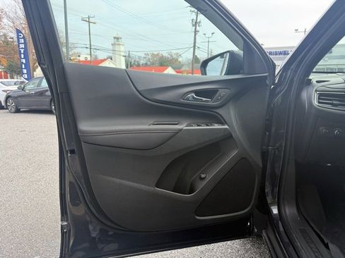Used 2022 Chevrolet Equinox RS w/ LPO, Floor Liner Package image 44
