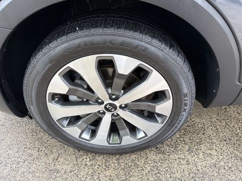Used 2021 Kia Telluride S AWD/4WD image 11