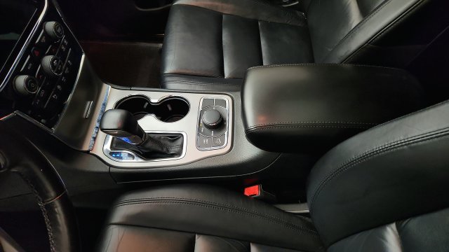 Used 2020 Jeep Grand Cherokee Limited AWD/4WD image 14