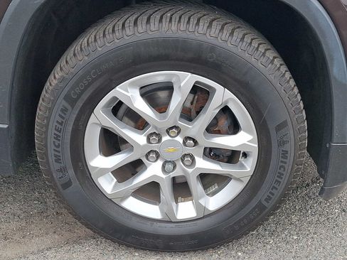 Used 2021 Chevrolet Traverse LT AWD/4WD image 8