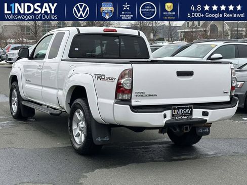 Used 2015 Toyota Tacoma 4x4 Access Cab V6 w/ TRD Sport Package image 4