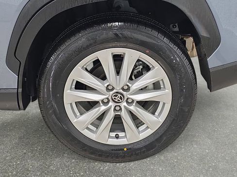 Certified 2024 Toyota Corolla Cross LE image 27