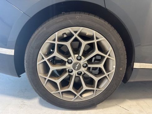 Used 2024 Genesis G80 2.5T w/ Advanced Package image 6