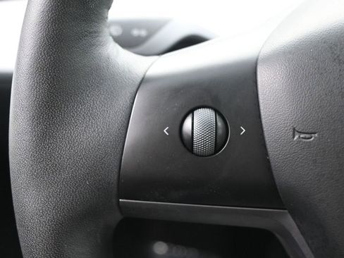 Used 2023 Tesla Model 3 Standard Range image 23