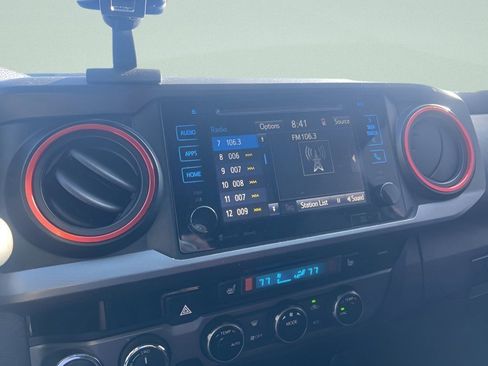 Used 2017 Toyota Tacoma TRD Off-Road AWD/4WD image 28