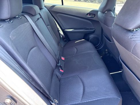 Used 2017 Toyota Prius Two w/ Prius Two Safety Plus Package FWD image 9