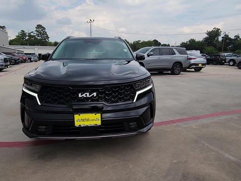 Used 2023 Kia Sorento SX AWD/4WD image 3