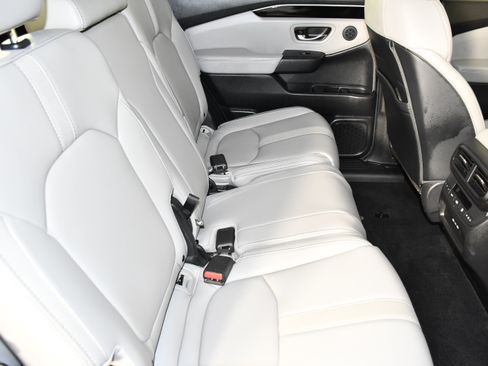 Used 2025 Honda Pilot Touring image 45