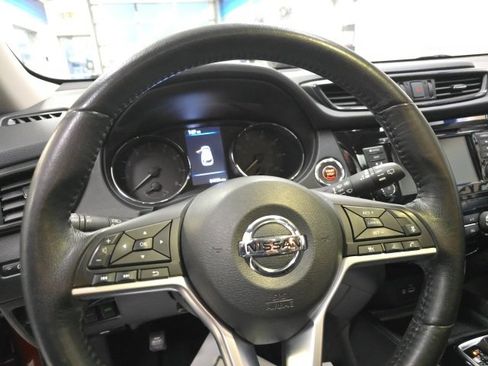 Used 2018 Nissan Rogue SL w/ Premium Package image 19