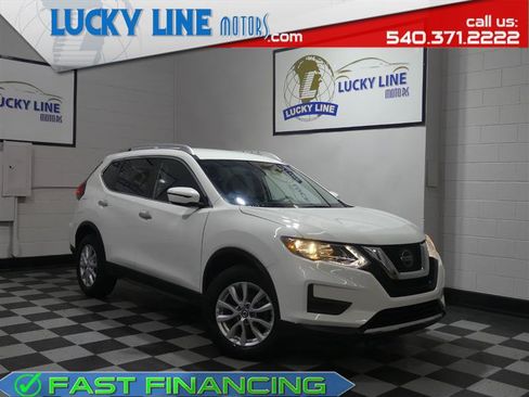 Used 2019 Nissan Rogue SV image 1