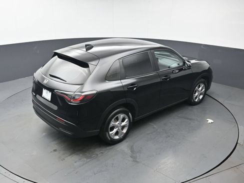 Certified 2024 Honda HR-V LX image 35