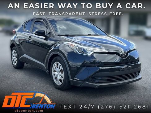 Used 2019 Toyota C-HR LE FWD image 1