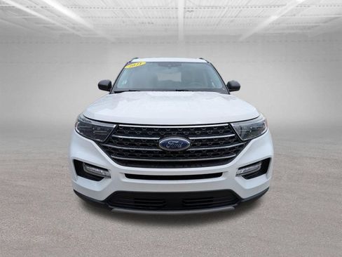 Used 2021 Ford Explorer XLT w/ Equipment Group 202A RWD image 10