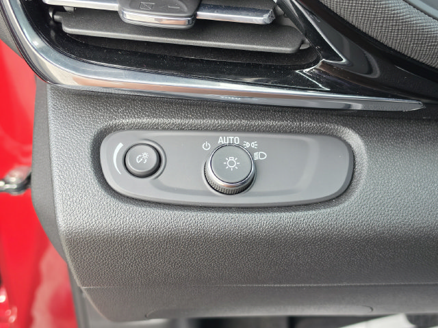 Used 2024 Buick Envista Sport Touring w/ Convenience I Package FWD image 32