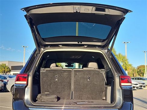 Used 2022 Volkswagen Atlas SEL Premium image 7