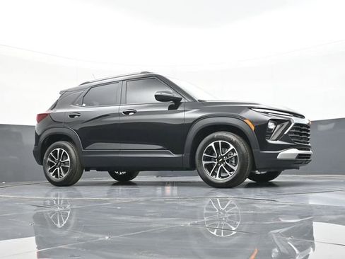 New 2026 Chevrolet TrailBlazer LT w/ Driver Confidence Package FWD image 41