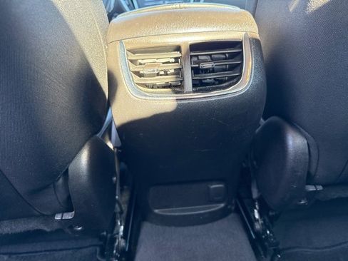 Used 2017 Chevrolet Malibu LT image 39