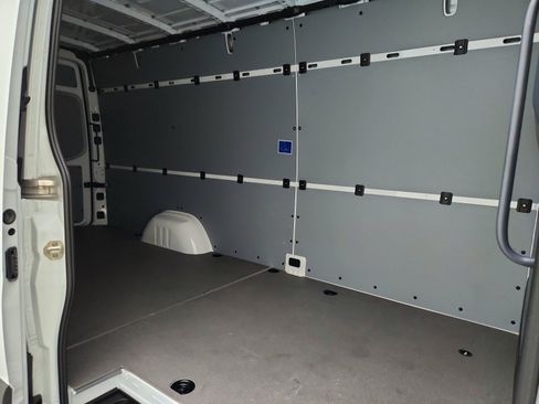 Used 2024 Mercedes-Benz eSprinter 170 Cargo image 30