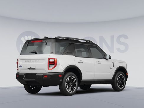 Used 2025 Ford Bronco Sport Outer Banks w/ Sasquatch Outer Banks Package AWD/4WD image 4