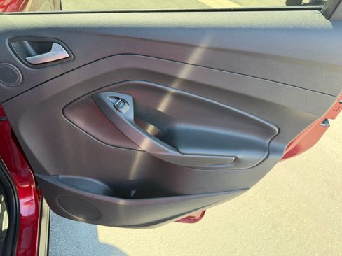 Used 2019 Ford Escape Titanium FWD image 21