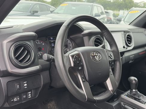 Used 2023 Toyota Tacoma TRD Sport w/ TRD Premium Sport Package AWD/4WD image 16