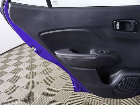 Certified 2025 Hyundai Venue Limited FWD image 24