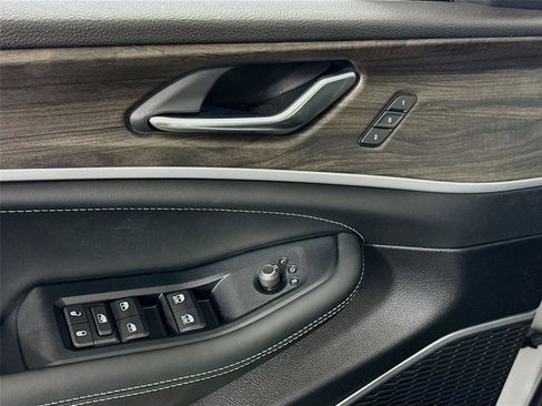 New 2026 Jeep Grand Cherokee Limited AWD/4WD image 13