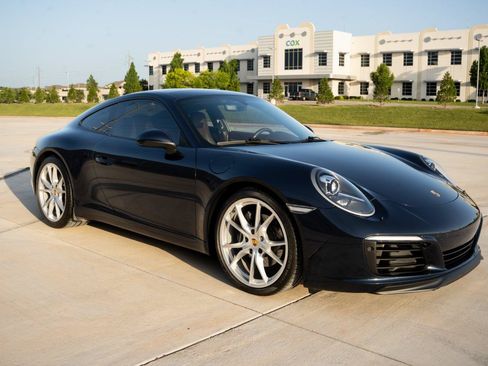 Used 2017 Porsche 911 Carrera RWD image 3