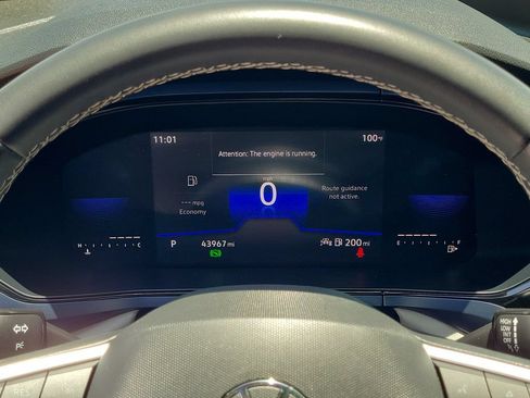 Used 2022 Volkswagen Taos SE FWD image 20