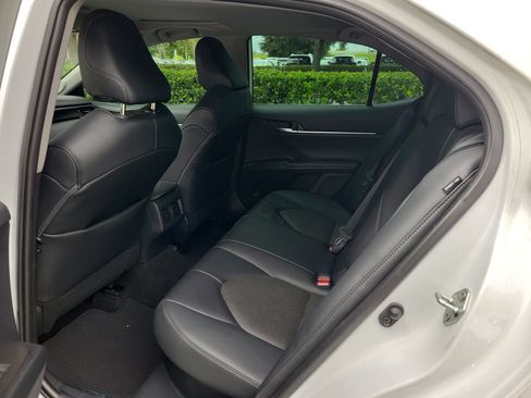 Used 2022 Toyota Camry XLE w/ Navigation Upgrade Package FWD image 10