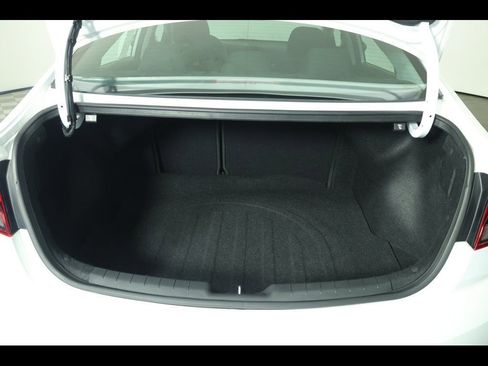 Used 2020 Hyundai Elantra SE w/ Cargo Package (C1) image 15