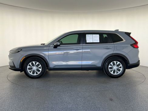 Used 2023 Honda CR-V LX image 2