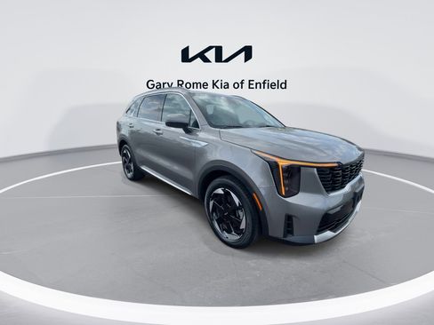Certified 2025 Kia Sorento EX w/ EX Panoramic Sunroof Package AWD/4WD image 2