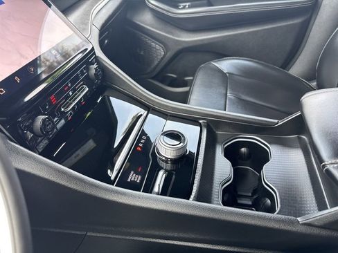 Certified 2024 Jeep Grand Cherokee Limited image 30