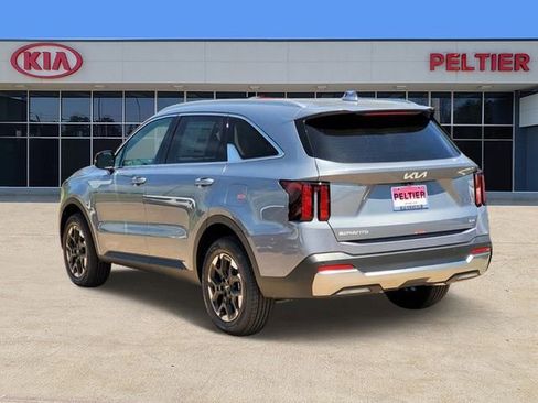 New 2025 Kia Sorento S image 3
