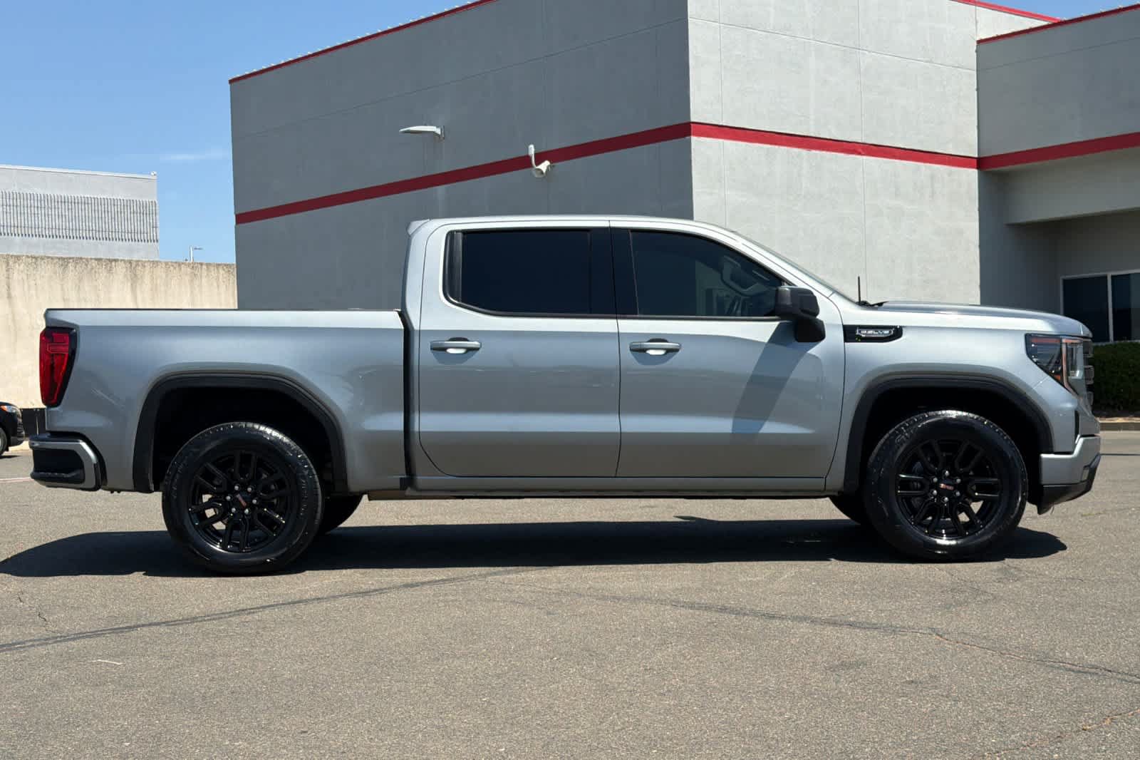Used 2026 GMC Sierra 1500 Elevation w/ X31 Off-Road Package AWD/4WD image 6
